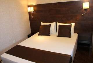 Гостиница Форсаж Таганрог Стандартный двухместный номер с 1 кроватью или 2 отдельными кроватями-4